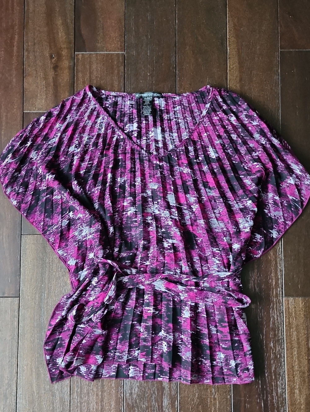 Women's V-Neck Pleated Blouse Belt Tie in Fuchsia No Strings Attached